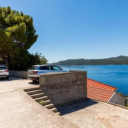 Sea Front 1 *